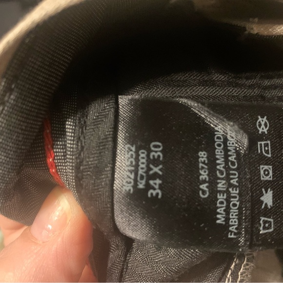 Kenneth Cole Reaction- BNWOT Size 34x30 - Picture 4 of 4